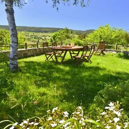 Semesterbostad Ancienne Ferme Avec Terrasse Abritee Au Pied Du Pic Du Lizieux - Fr-1-582-263